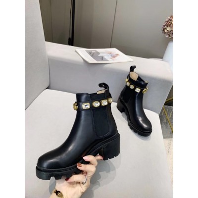 Gucci Ankle Boots in Black Leather with Crystals Strap GGSS24004