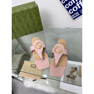 Gucci Blondie Thong Sandals in Pink Leather GGSS24173