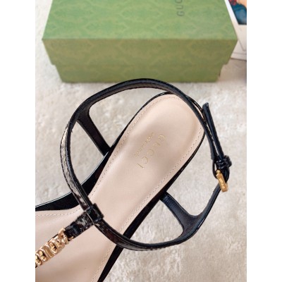 Gucci Signoria Thong Sandals in Black Patent Calfskin GGSS24214