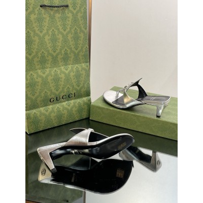 Gucci Thong Sandals 55mm in Silver Metallic Leather GGSS24224