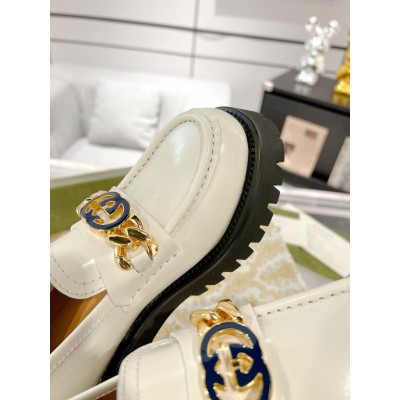 Gucci Women's Lug Sole Loafers in White Leather with Enameled G GGSS24124