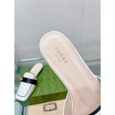 Gucci Women's Slippers in White Leather with Double G GGSS24302